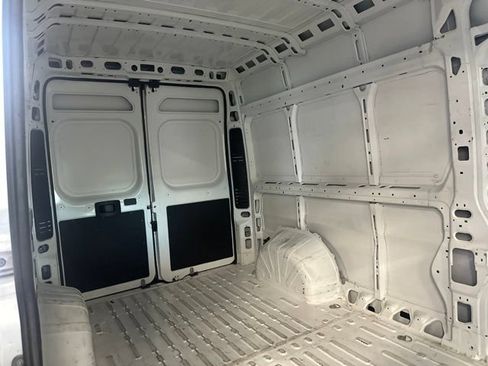 Used 2025 RAM ProMaster 2500 w/ Convenience Group FWD image 11