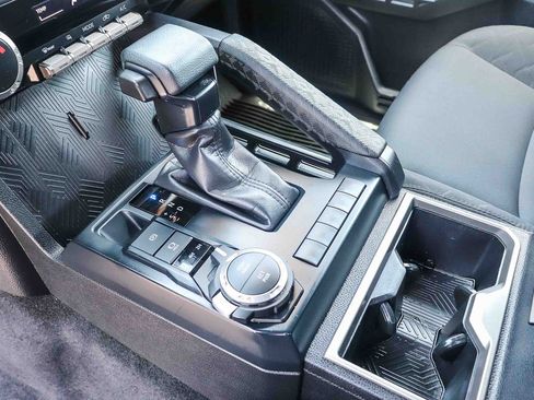 Certified 2025 Toyota Tacoma SR5 AWD/4WD image 23