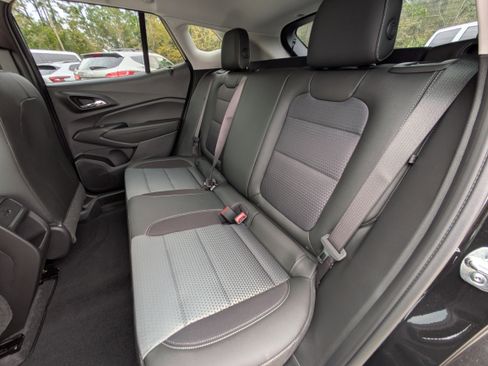 New 2025 Chevrolet Trax LT w/ Driver Confidence Package image 7