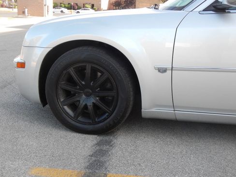 Used 2007 Chrysler 300 C RWD image 13