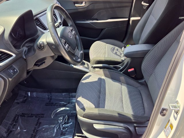 Used 2022 Hyundai Accent Limited FWD image 11
