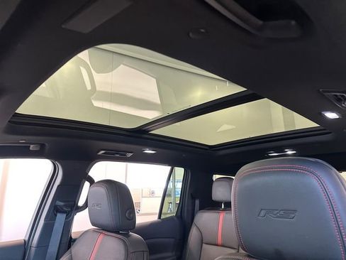 Used 2024 Chevrolet Traverse RS image 25