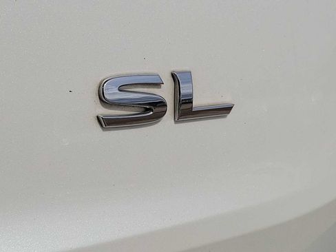 Used 2021 Nissan Rogue SL FWD image 11