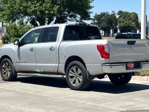 Used 2018 Nissan Titan SV w/ SV Convenience Package RWD image 7