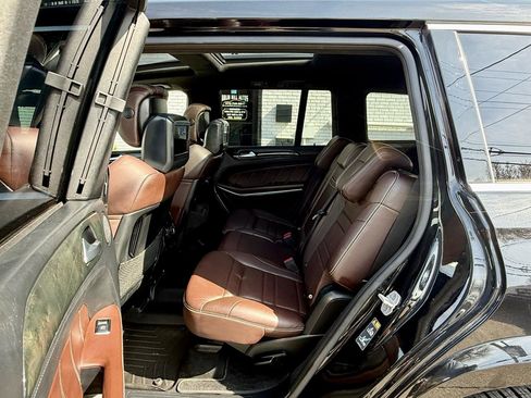 Used 2016 Mercedes-Benz GL 63 AMG 4MATIC image 21