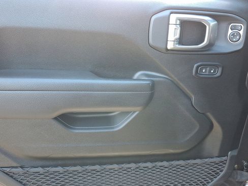 Certified 2022 Jeep Gladiator Sport image 23