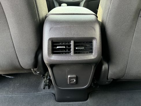 Used 2023 Chevrolet Equinox LT AWD/4WD image 18