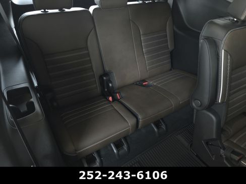 Used 2026 GMC Acadia Denali Ultimate w/ LPO, Floor Liner Package AWD/4WD image 36