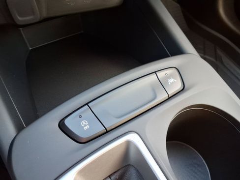 New 2026 Chevrolet Trax LS w/ LS Convenience Package FWD image 15