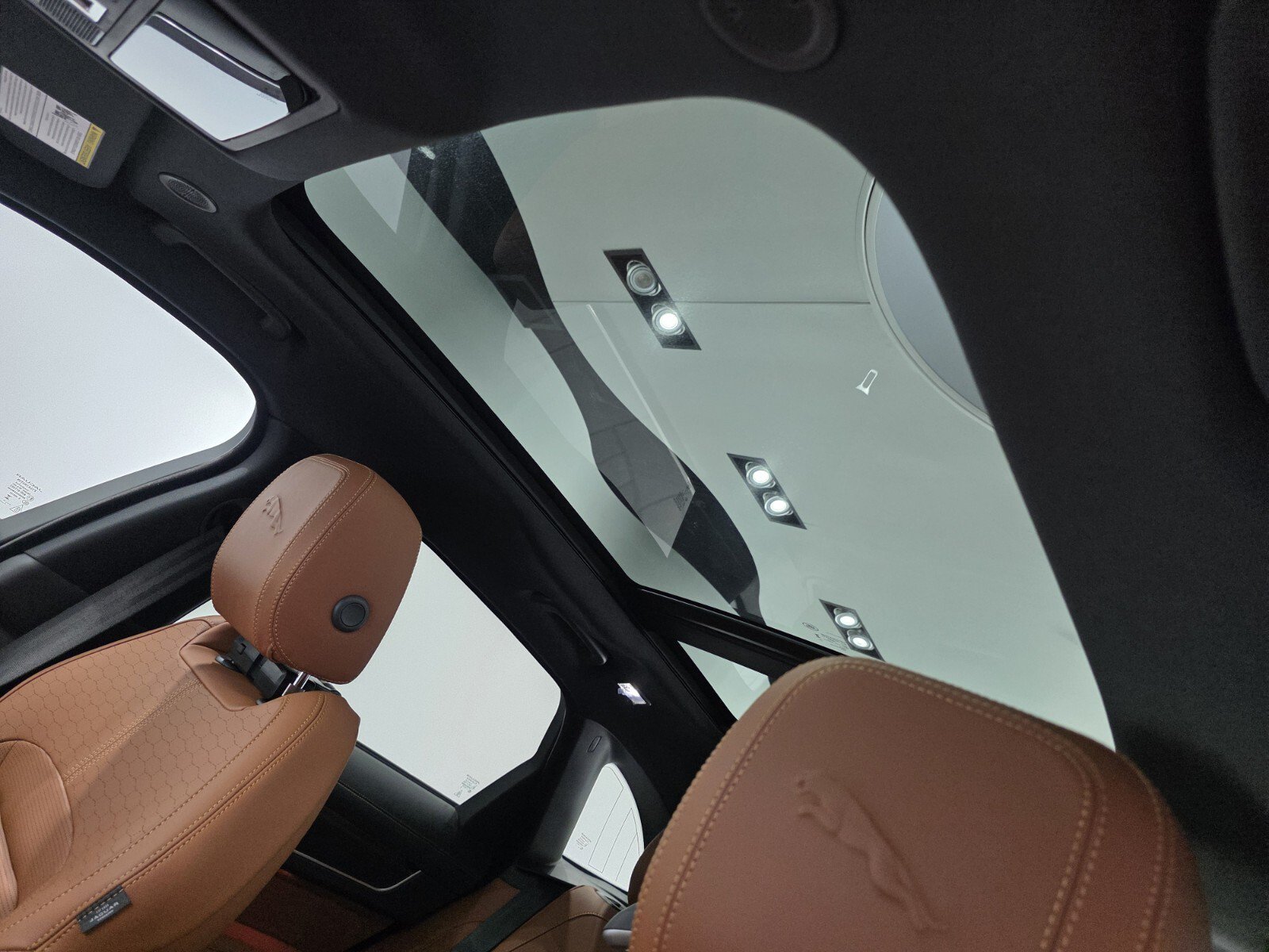 New 2026 Jaguar F-PACE R-Dynamic S AWD/4WD image 9