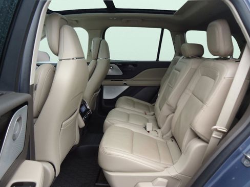 Used 2021 Lincoln Aviator Reserve w/ Equipment Group 202A image 31