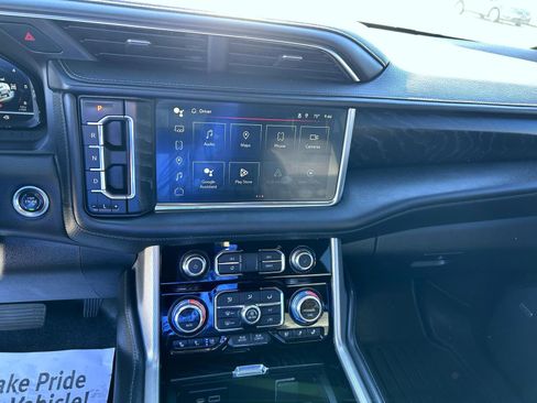 Used 2022 GMC Yukon XL Denali image 13