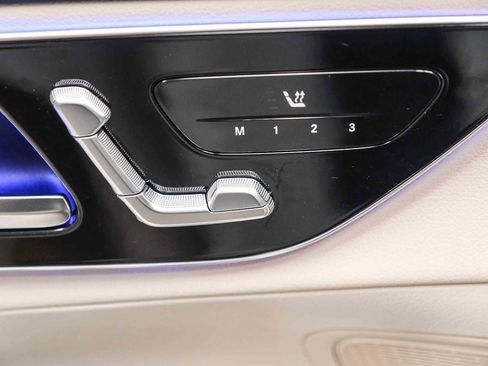 Used 2024 Mercedes-Benz GLC 300 4MATIC image 28