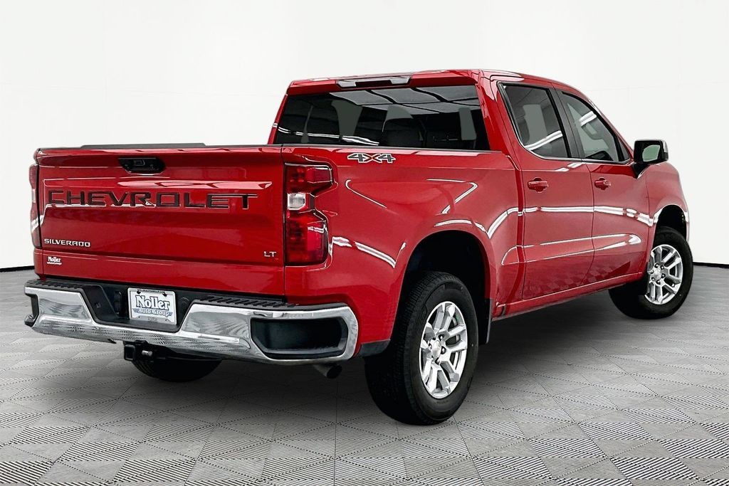 Used 2023 Chevrolet Silverado 1500 LT AWD/4WD image 2
