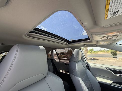 Used 2019 Toyota RAV4 XLE Premium w/ Carpet Mat Package FWD image 29