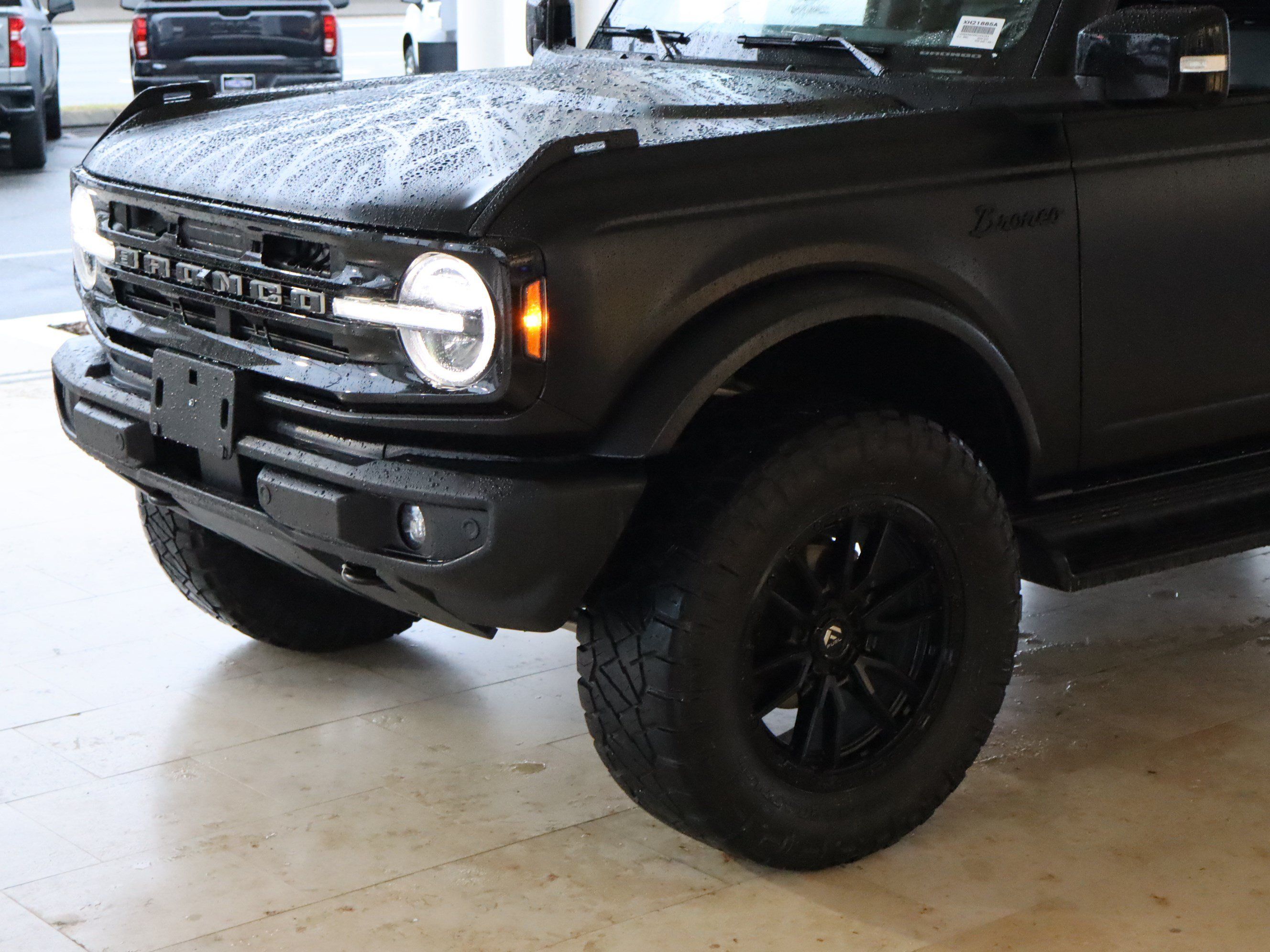 Used 2025 Ford Bronco Outer Banks w/ Matte Film Protection Package AWD/4WD image 6