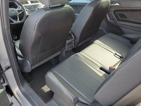 Certified 2022 Volkswagen Tiguan SE R-Line FWD image 34