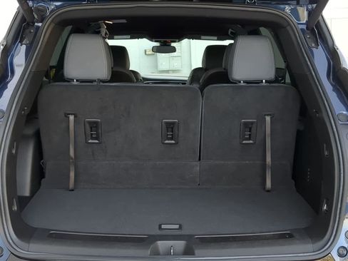 Used 2023 Buick Enclave Essence image 34