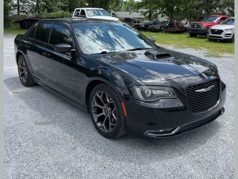 Used 2016 Chrysler 300 S RWD image 1