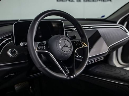 Used 2025 Mercedes-Benz E 350 4MATIC Sedan image 21