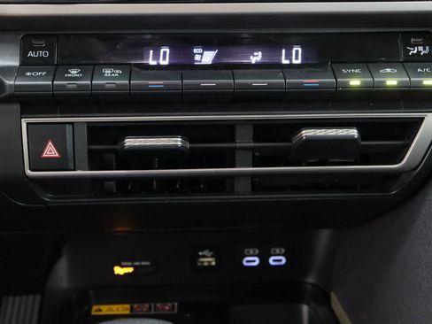 Used 2025 Toyota Camry LE w/ Convenience Package FWD image 20