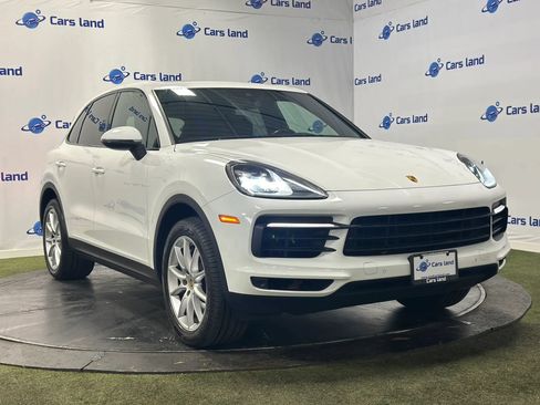 Used 2022 Porsche Cayenne w/ Premium Package AWD/4WD image 1