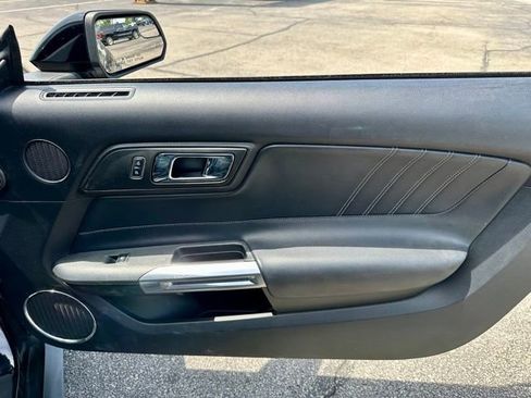 Used 2017 Ford Mustang GT Premium w/ Black Accent Package RWD image 20