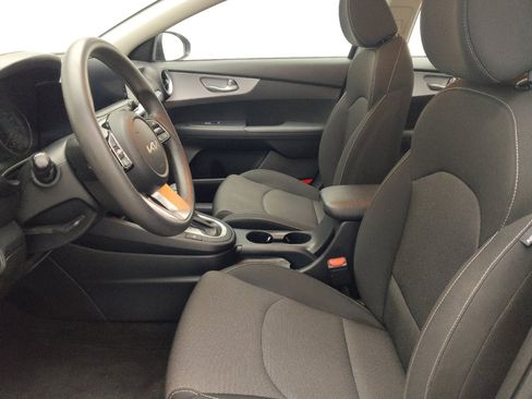 Used 2024 Kia Forte LXS w/ LXS Technology Package FWD image 17