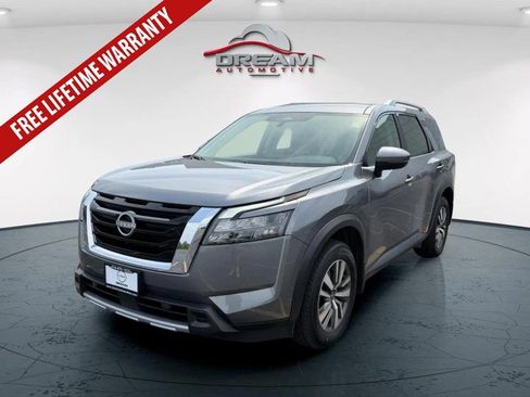 Certified 2025 Nissan Pathfinder SL w/ Cargo Package AWD/4WD image 3