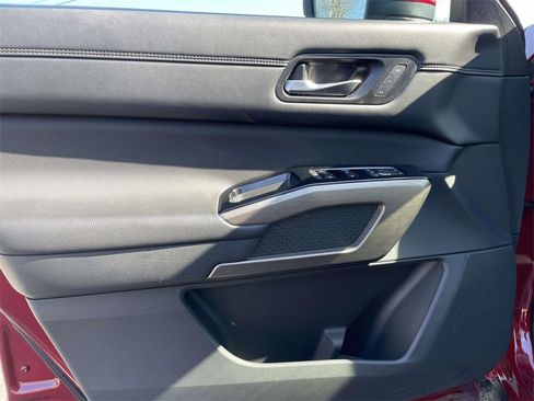 Used 2023 Nissan Pathfinder Platinum w/ Cargo Package image 16