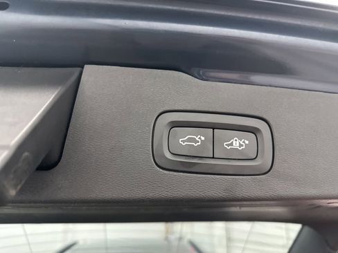 Used 2020 Volvo V60 T5 Momentum FWD image 11