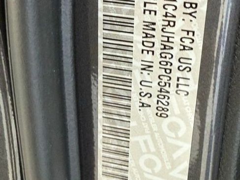 Used 2023 Jeep Grand Cherokee Altitude image 42