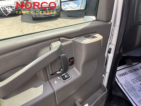 Used 2021 Chevrolet Express 3500 LS RWD image 18