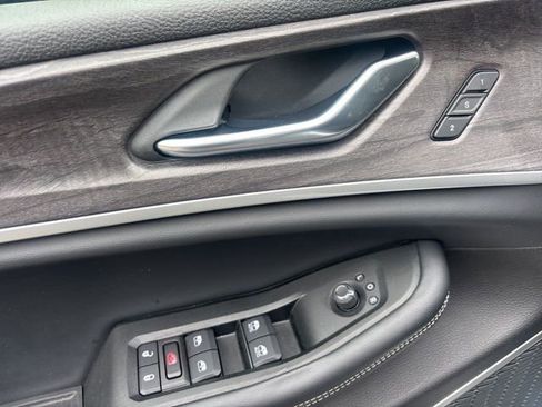 Used 2021 Jeep Grand Cherokee L Limited image 6