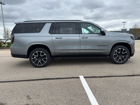New 2026 Chevrolet Suburban RST w/ Comfort Package AWD/4WD image 5