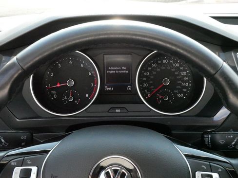 Used 2018 Volkswagen Tiguan SE w/ Panoramic Sunroof Package AWD/4WD image 21