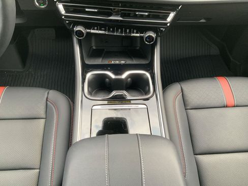 New 2026 Chevrolet Traverse RS w/ LPO, Floor Liner Package FWD image 46