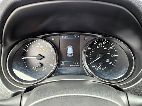 Used 2020 Nissan Rogue SV image 28