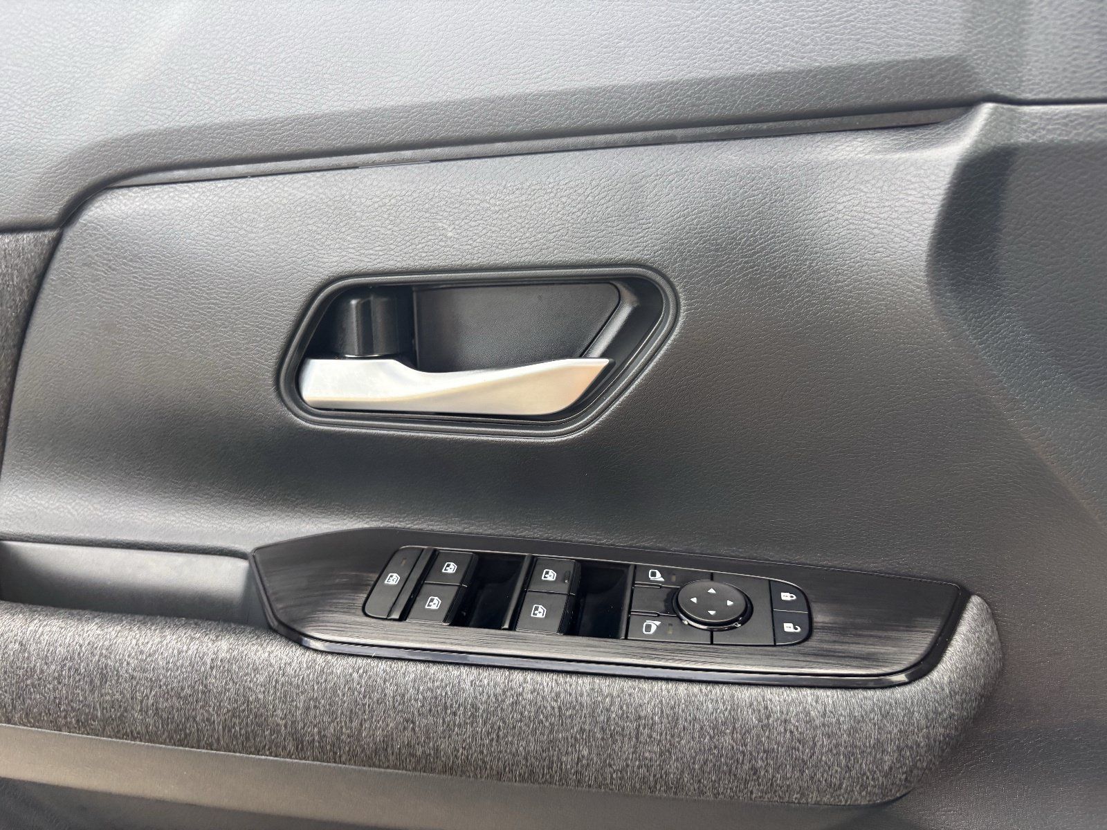 Certified 2026 Nissan Kicks SV FWD image 22