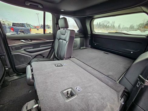 New 2026 Jeep Grand Cherokee Limited image 38