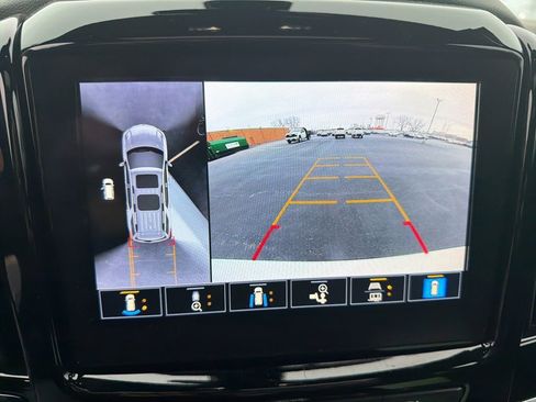 Used 2023 Chevrolet Traverse RS image 15