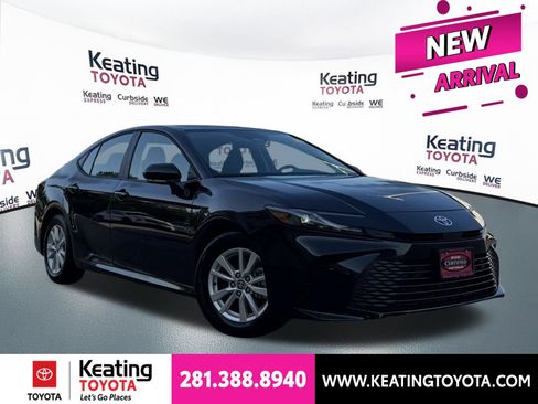 Used 2026 Toyota Camry LE FWD image 1