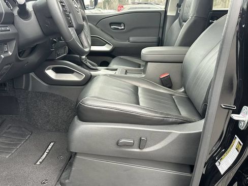 Certified 2024 Nissan Frontier SL w/ Technology Package AWD/4WD image 11