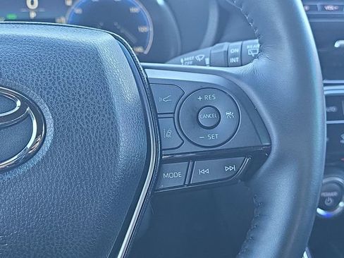 Used 2024 Toyota Venza Limited image 18