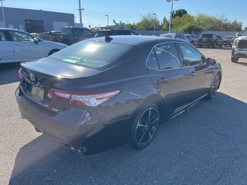 Used 2020 Toyota Camry XSE image 5