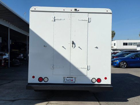 Used 2017 Ford E-350 and Econoline 350 Super Duty w/ A/C Prep Package RWD image 7