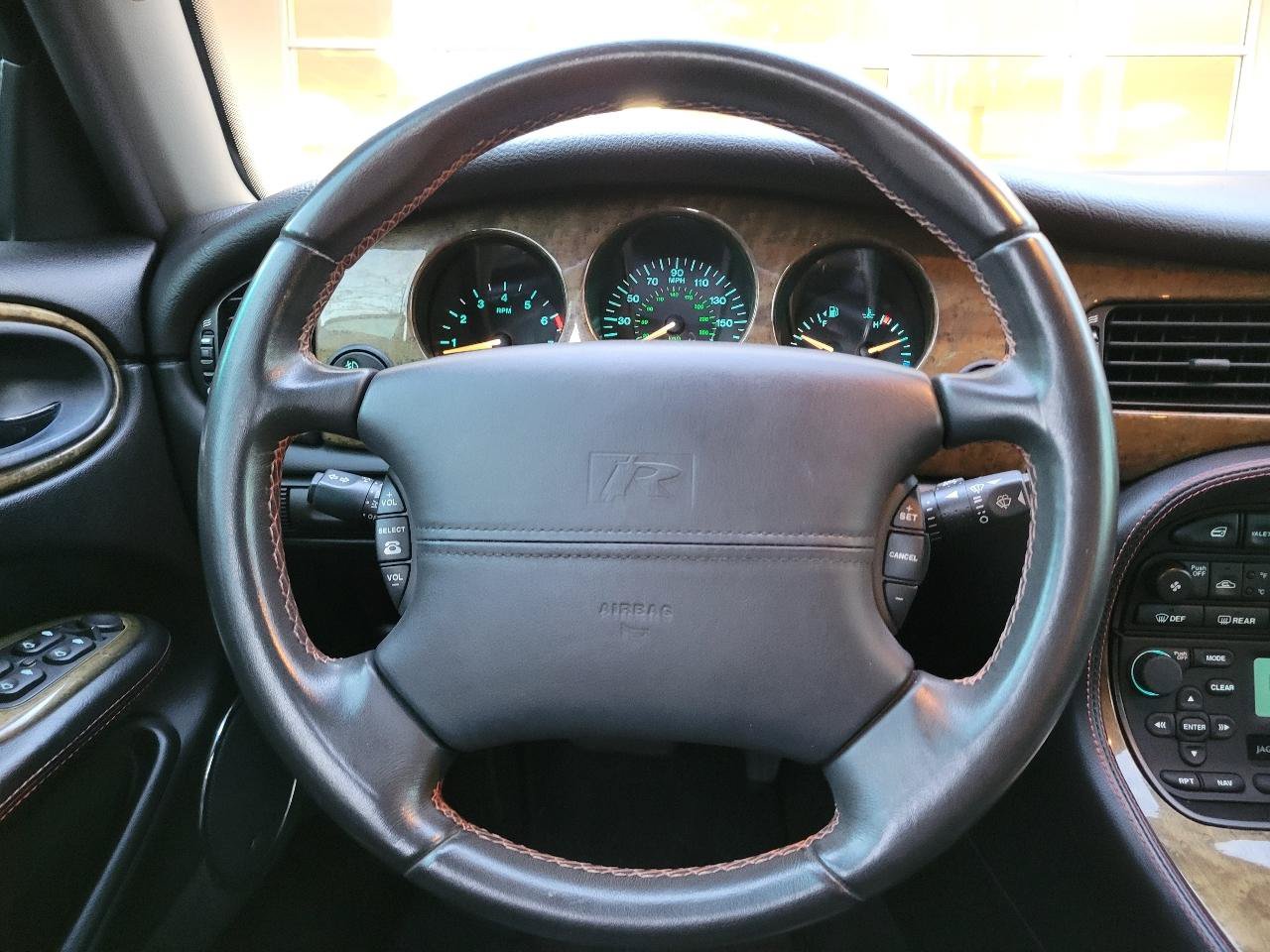 Used 2002 Jaguar XJ8 RWD image 26