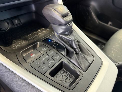 Certified 2021 Toyota RAV4 XLE AWD/4WD image 27