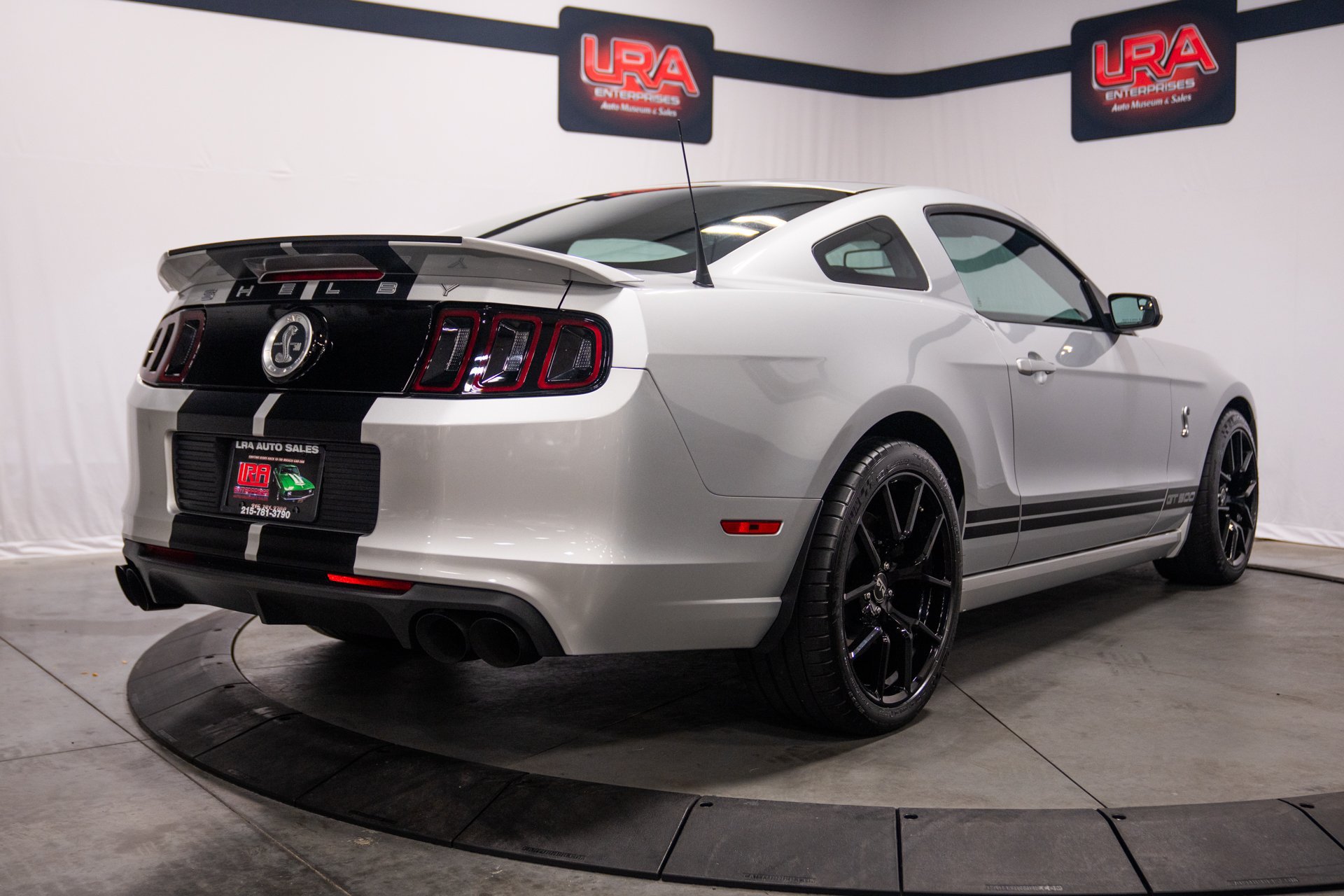 Used 2013 Ford Mustang Shelby GT500 RWD image 5