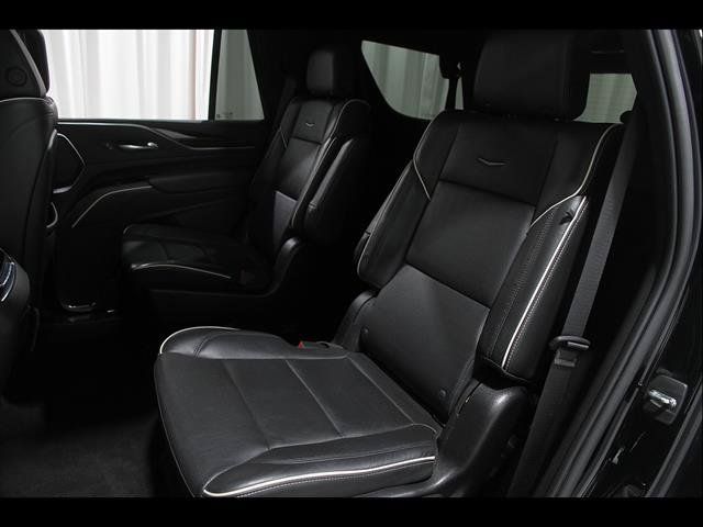 Certified 2022 Cadillac Escalade Premium Luxury AWD/4WD image 23